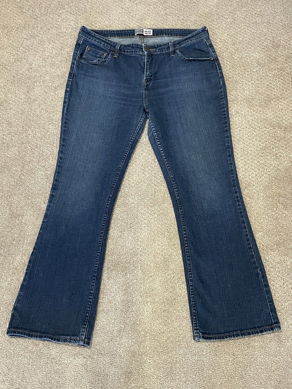 Vintage Levi’s 515 Bootcut Jeans Women Size 14M Waist 34 Short